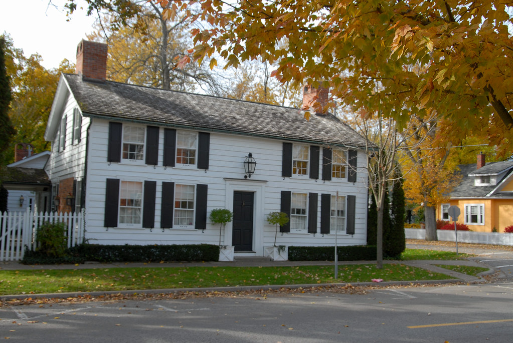 VanderlipMarcy house built in about 1816. jonfholl Flickr