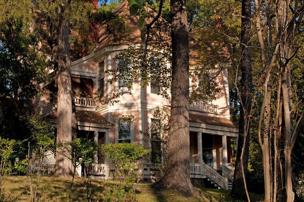 Hot Springs, Arkansas Attractive house in Hot Springs, Ark… Flickr