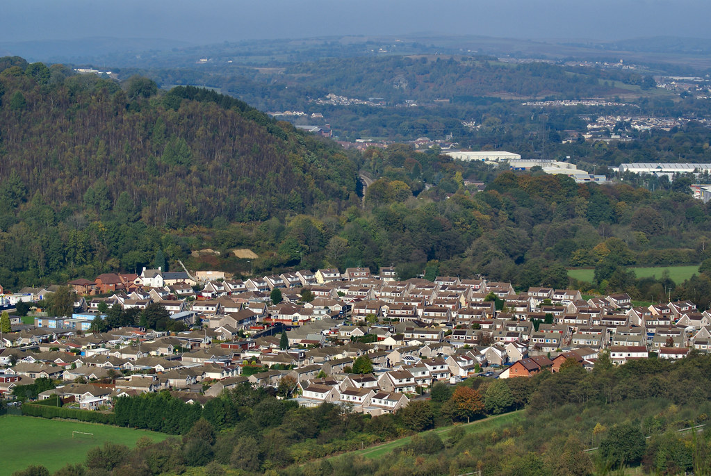 Cwm Las Estate Llanbradach Leeber Flickr