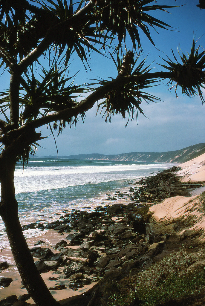 Rainbow Beach, 1989 High tide on Rainbow Beach with Pandan… Flickr