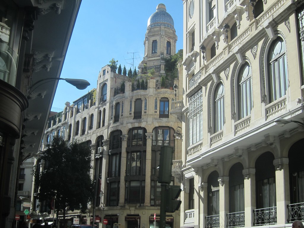 Calle del Clavel, desde Gran Vía. Madrid Carmen Voces Flickr