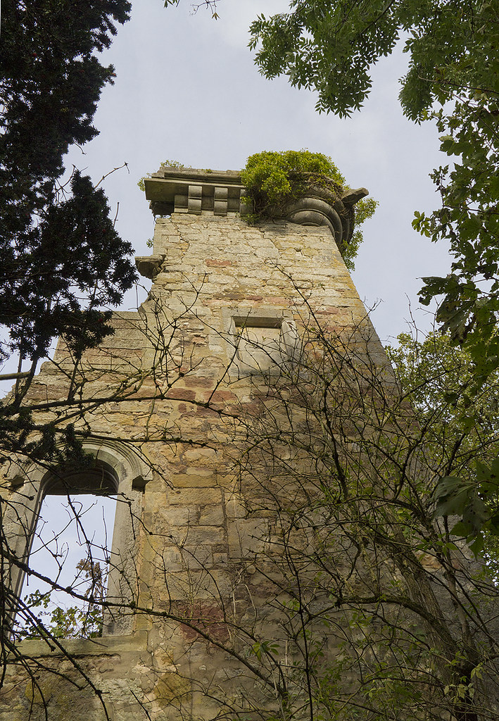 Elphinstone Tower, Dunmore Originally built in 1504 as a f… Flickr