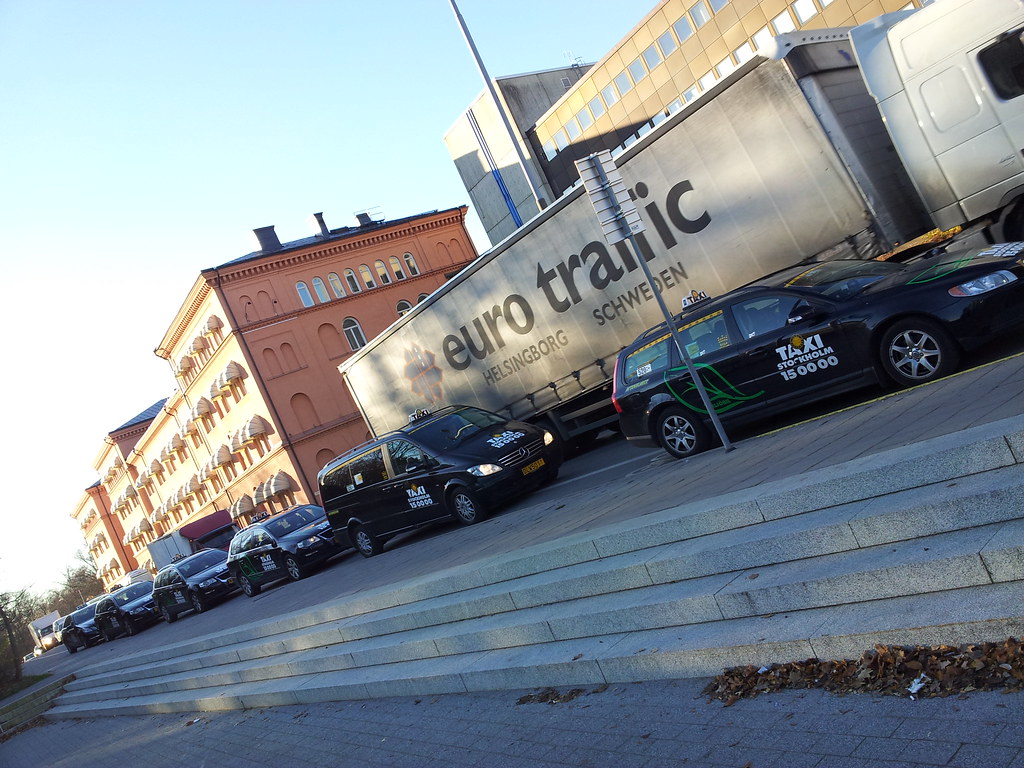 Heavy traffic Heavy traffic Oxenstiernsgatan, Stockholm,… Flickr