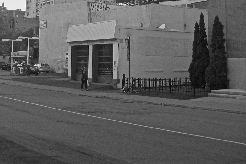 Shell Gas Station Sainte Catherine & Lambert Closse … Flickr