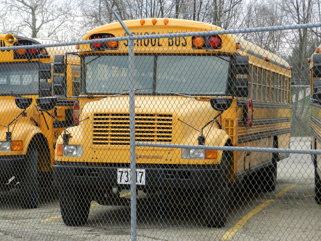 DSCN3535 Jackson Local Schools 24 1992 Blue Bird Interna… Flickr