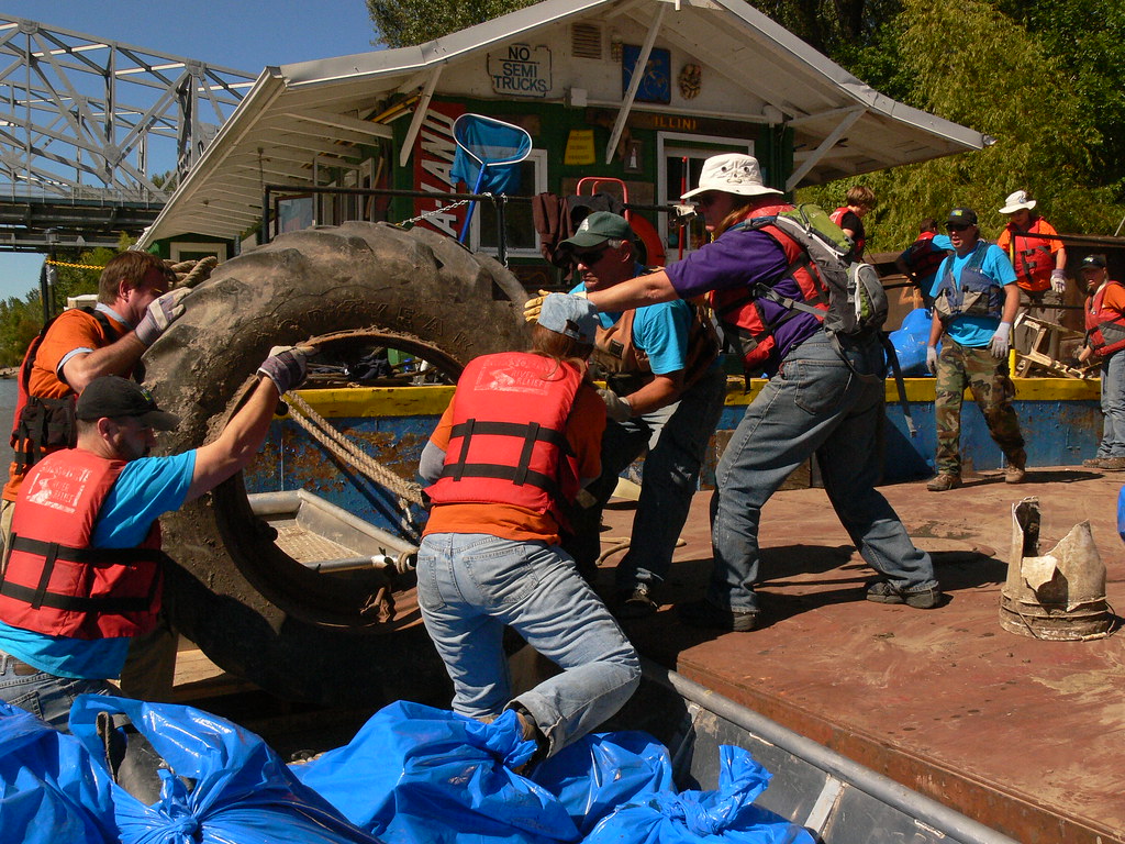 Jefferson City Missouri River Cleanup 100111 Trash Haul… Flickr