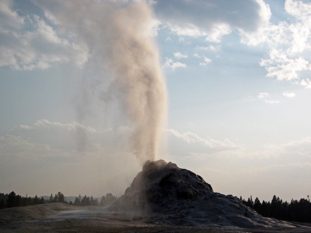 White Dome Geyser eruption (653655 PM, 16 August 2015) … Flickr
