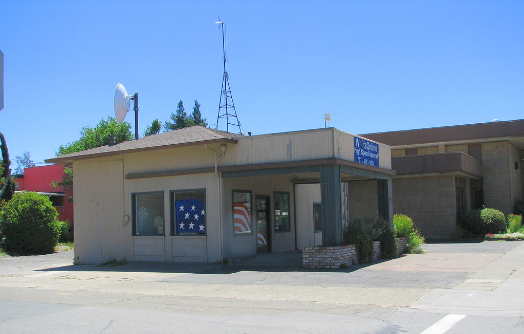 Willits Online Looking southeast across Mendocino Avenue a… Flickr
