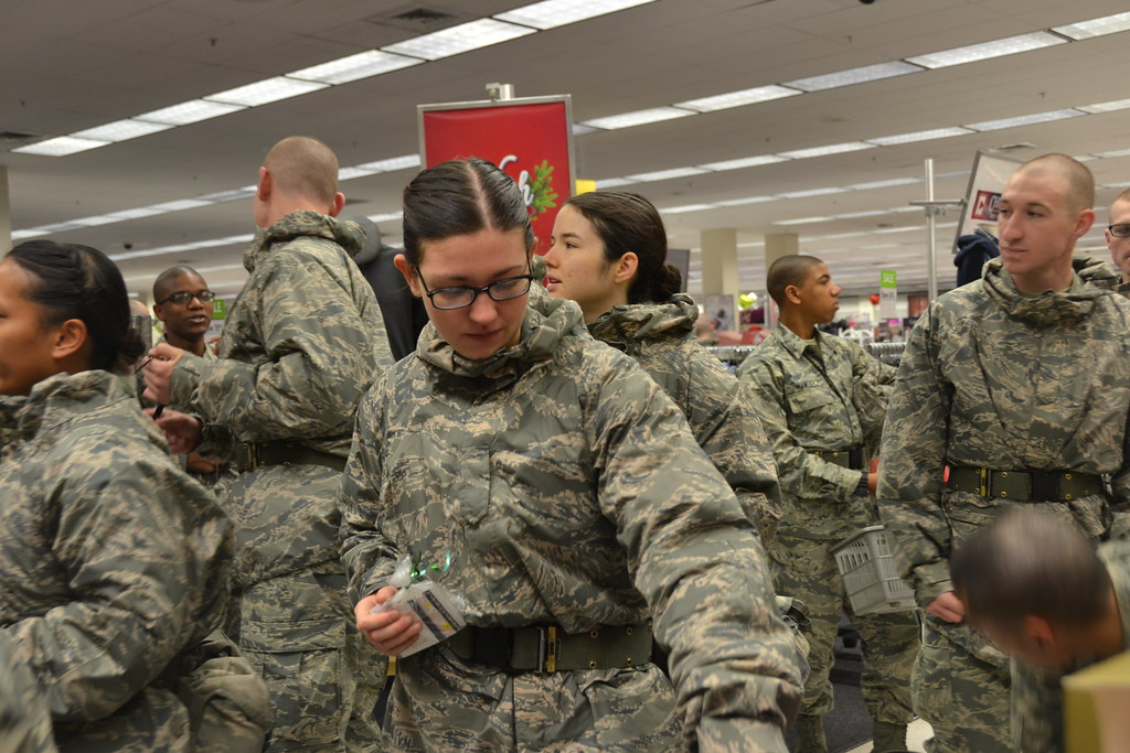 Lackland AFB holiday shopping Airman Katie Plickert checks… Flickr