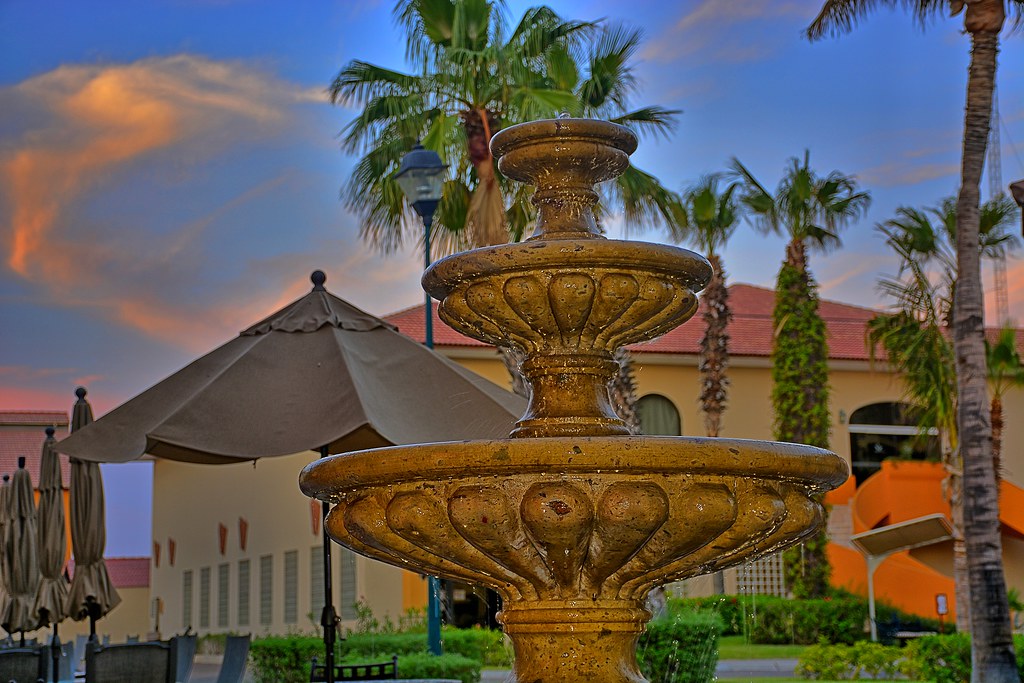Sunset Fountain Found a small fountain on a walkabout at t… Flickr
