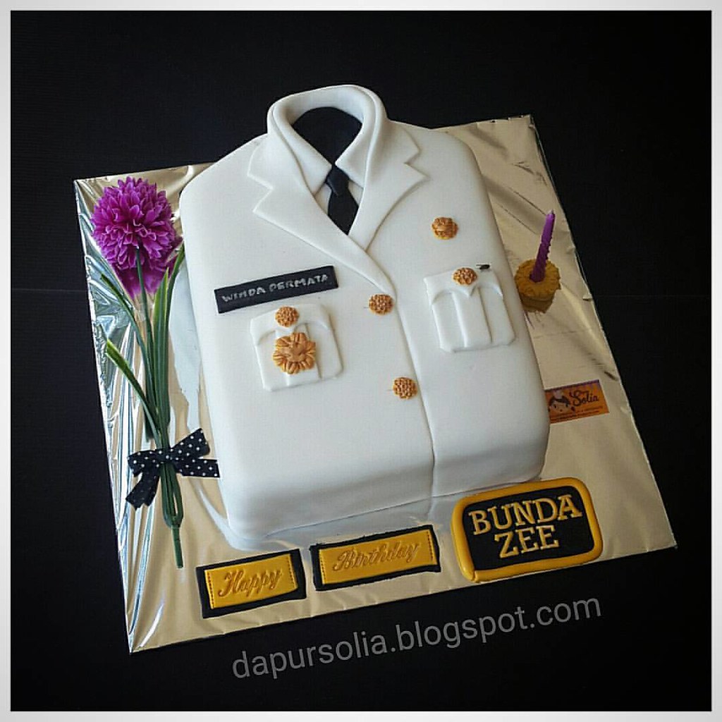 Kue ultah pesanan seorang bapak muda untuk sang istri terc… Flickr