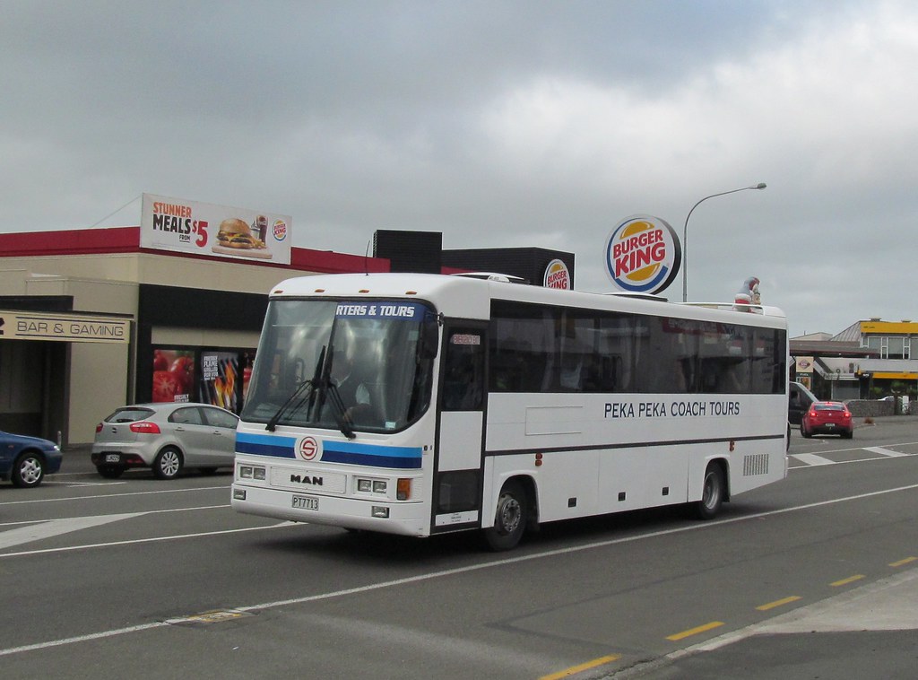 Peka Peka Coach Tours No. 5 in Levin 5/12/2015 Snapped hea… Flickr