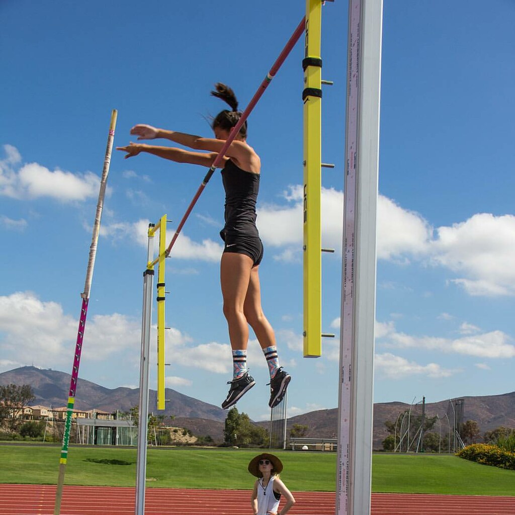 Stacy Dragila pole vault camp 2015. vaultermagazine pole… Flickr
