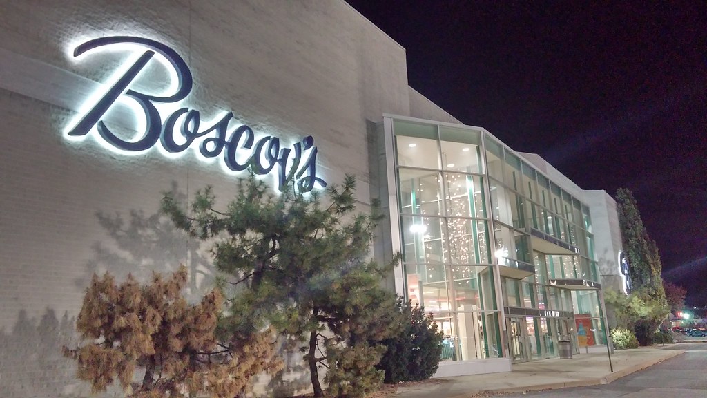 Boscov's York PA Typical Boscov's exterior from this era, … Flickr