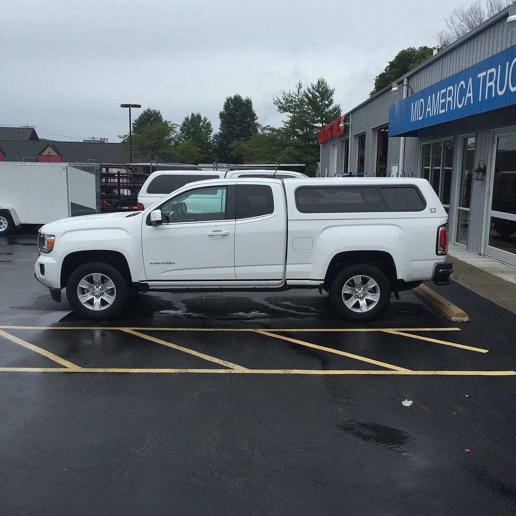 Century Ultra on a new Colorado! Mid America Truck Tops & Trailers