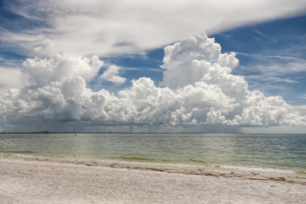 Thunderstorms over Fort Myers Beach from Sanibel Island li… Flickr
