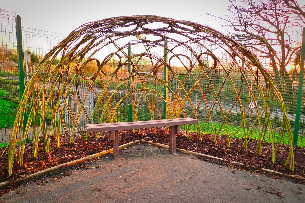 Living willow seating shelter Cherry Chung Flickr