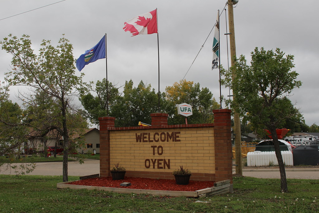 Oyen, Alberta, Canada Photos of the town of Oyen, Alberta,… Flickr