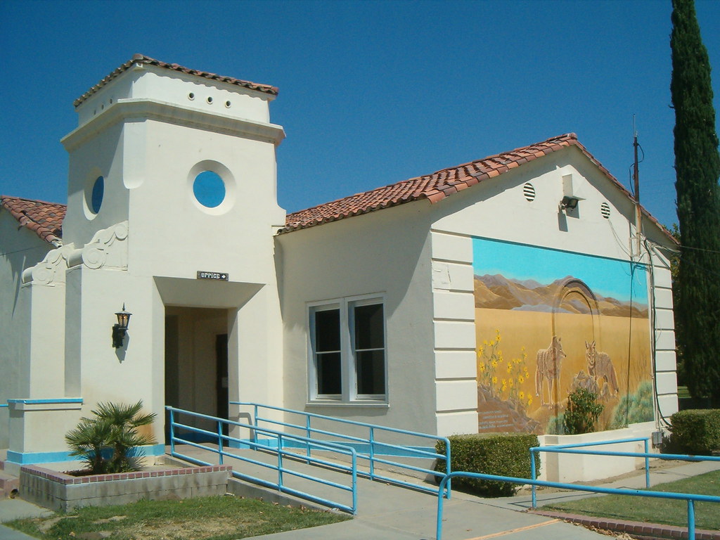 Coyote Murals 2/3 Kettleman City School with another coy… Flickr