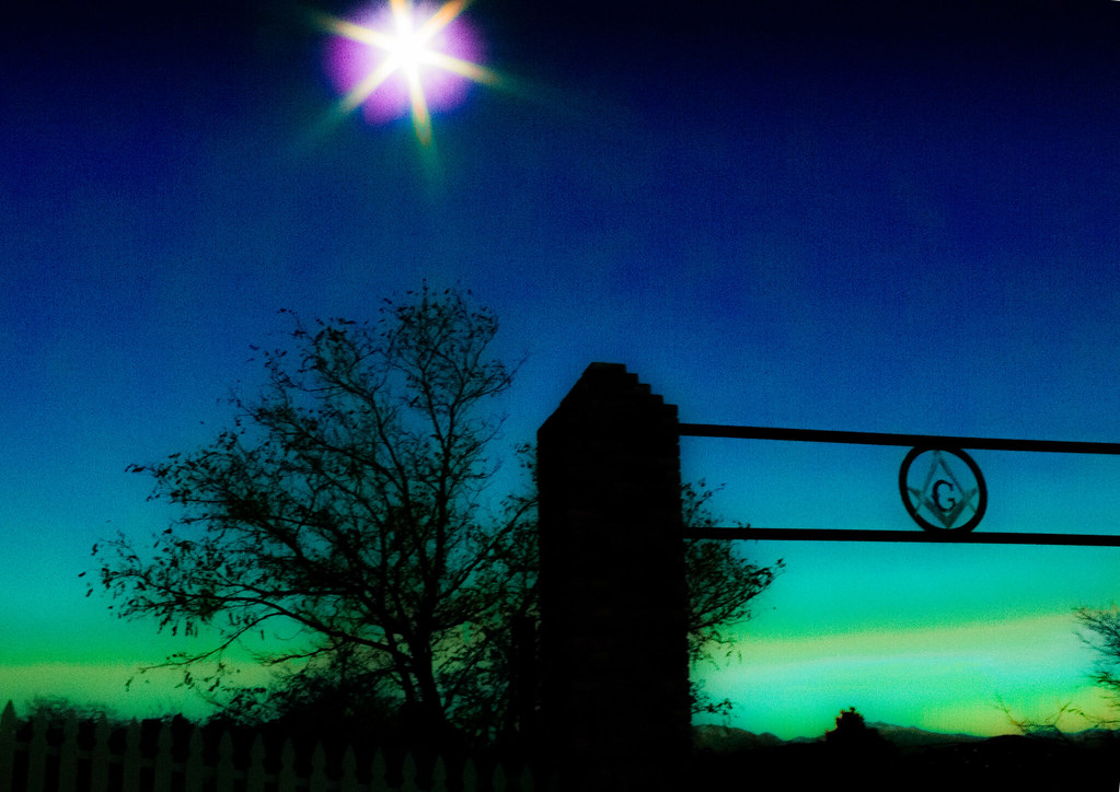 Virgina City Starburst moon over the Virginia City graveya… Swayzee