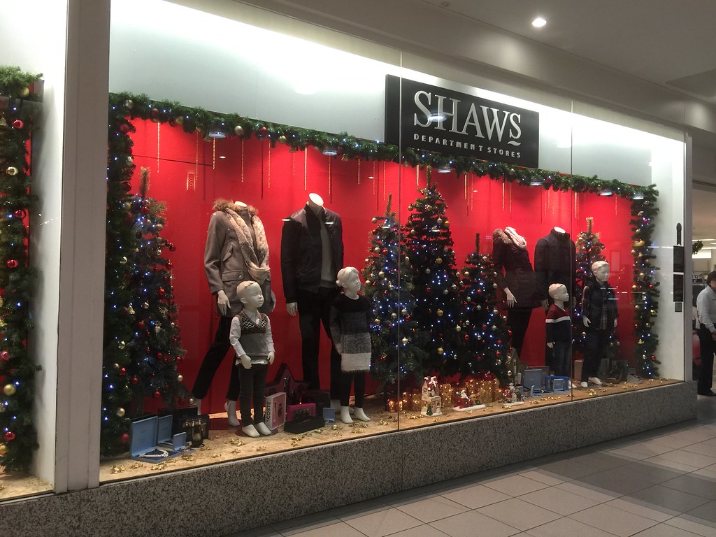 Shows Department Store Christmas Window Display Crescent Shopping
