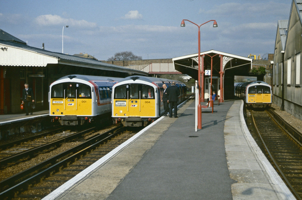 Class 483 units 001, 004 & 009 all in Network Southeast li… Flickr