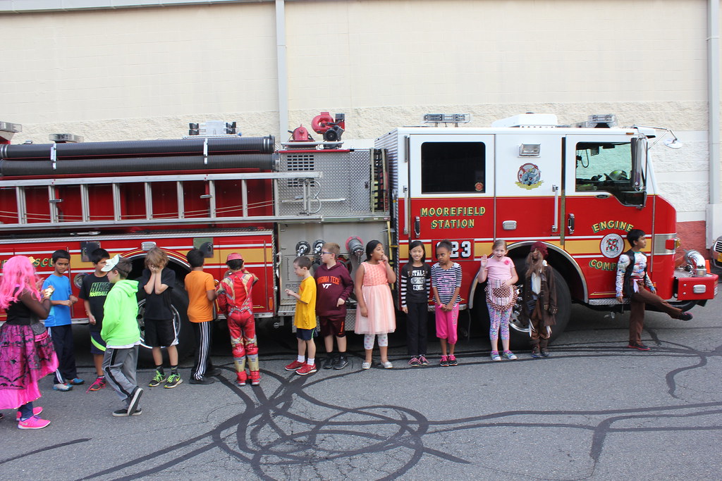 2015 Halloween & Fire Safety Moorefield Station 23 visit… Flickr