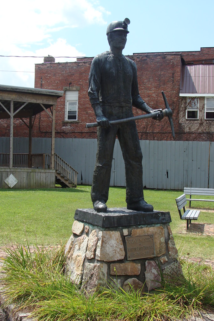 Statue of Coal MinerBig Stone Gap, Va. Located in Miner… Flickr