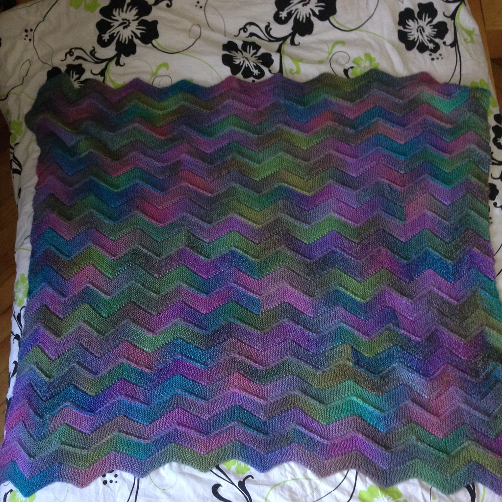 Ten stitch zigzag blanket in IceYarns Donna zora_f Flickr