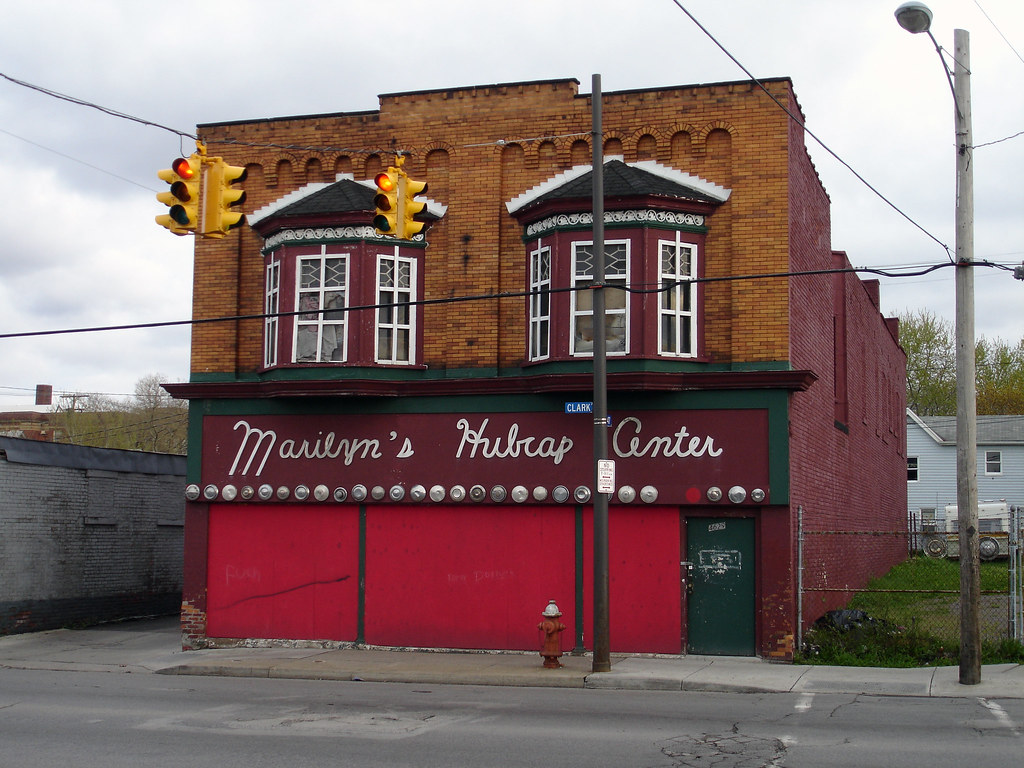 Marilyn's Hubcap Center 4629 Clark Ave. Cleveland, OH 4410… Flickr