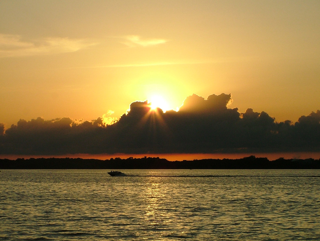 Layers of Creation Sunset on Lake Washington, MN Andrew Flickr