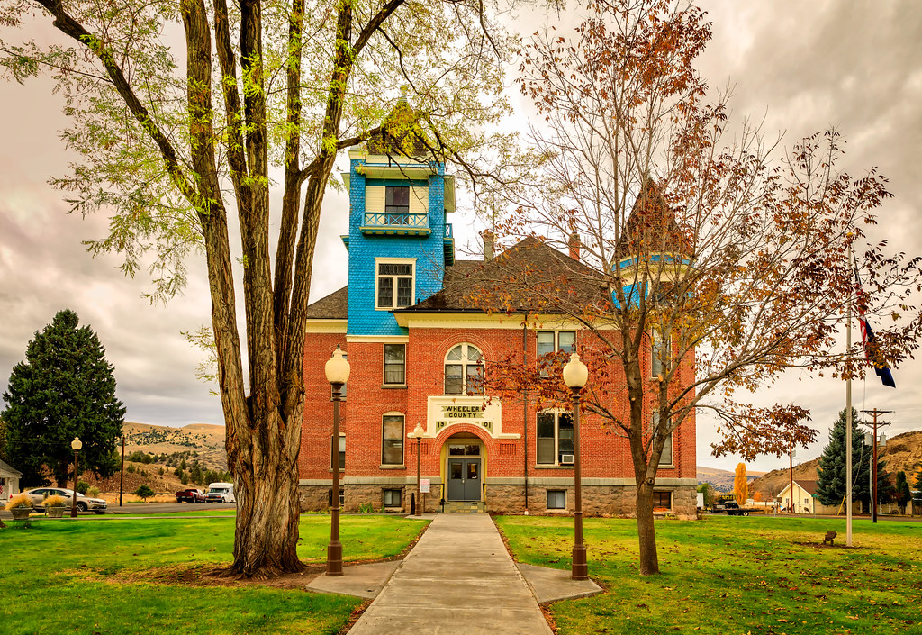 Wheeler County Courthouse In looking for some windows with… Flickr