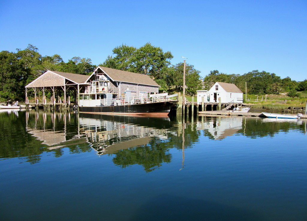 IMG_4062 Quiet morning, Hadley's Harbor Putneypics Flickr