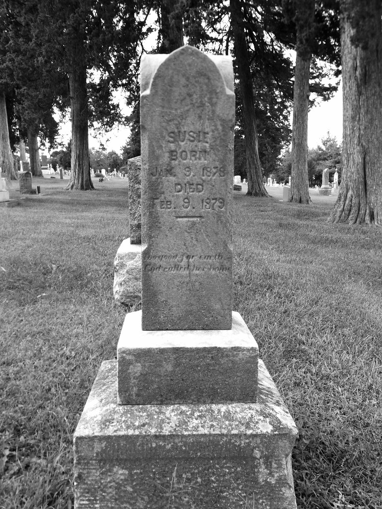 Olathe Memorial Cemetery in Olathe, Kansas Kevin Ellison Flickr