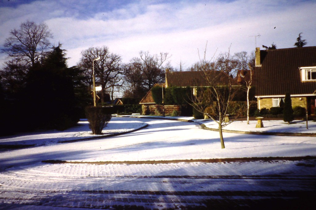 DSC004 Roundwood Grove, Hutton, Brentwood, Essex Scan of 3… John Jennings Flickr