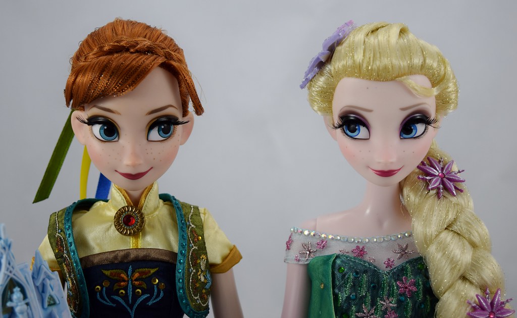 Frozen Fever Anna and Elsa Limited Edition 17'' Dolls Di… Flickr