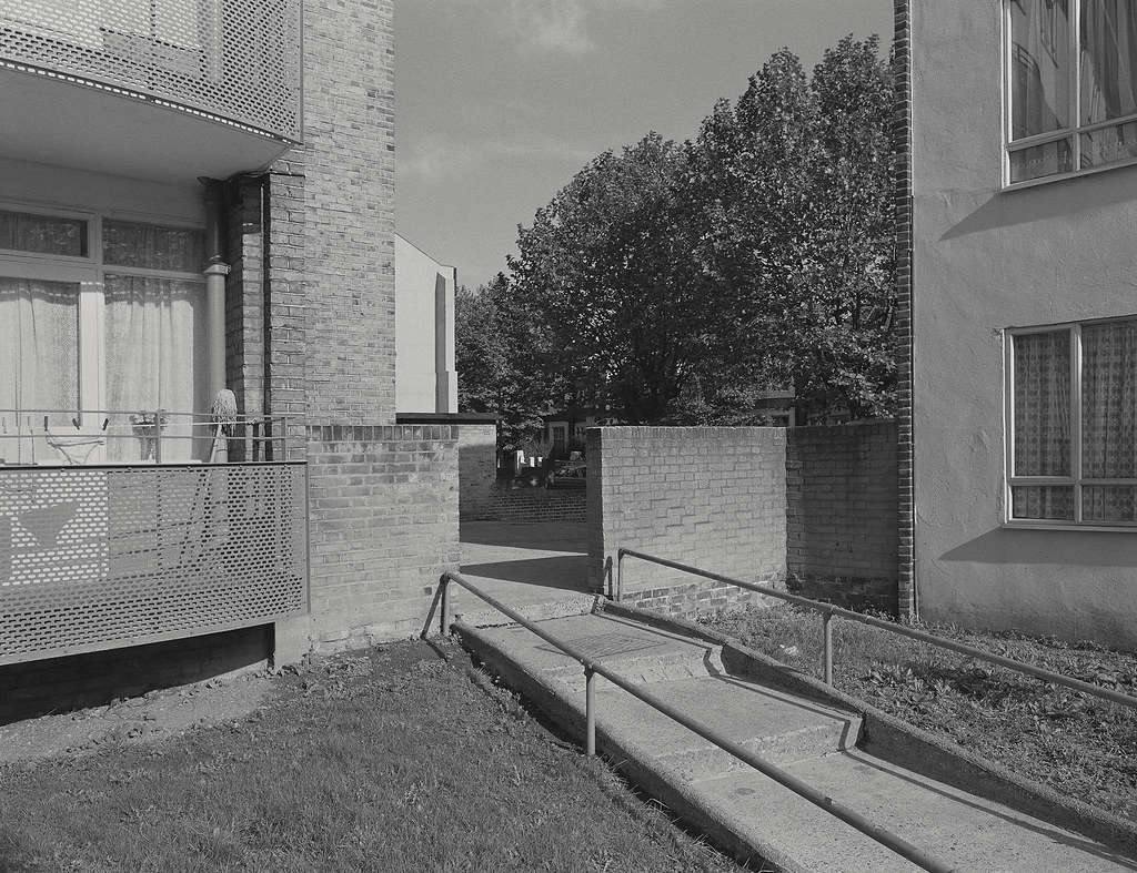 Downing Estate N16, 1986 built c.1965 from the book… Flickr
