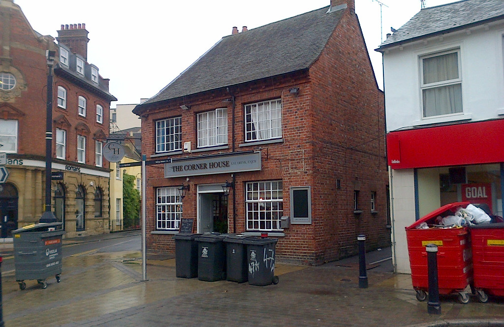 The Corner House, Maidenhead, Berkshire. Deceptively small… Flickr