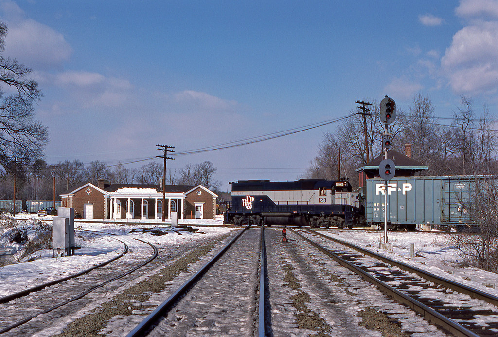 RFP0710 We are looking north along the Richmond, Frederick… Flickr