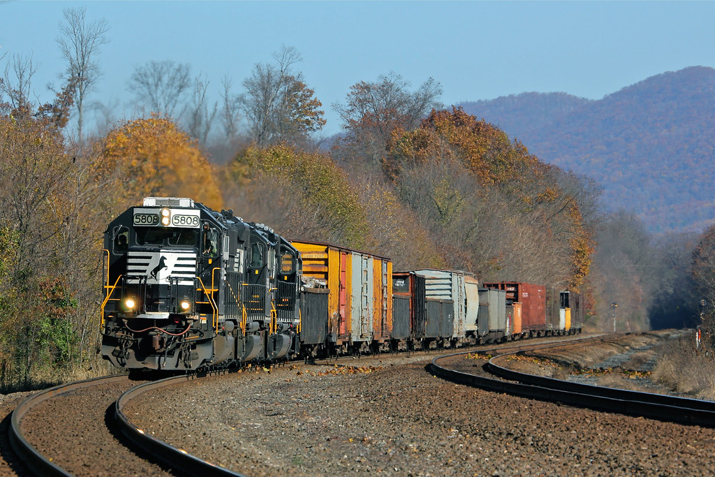 NS C42 Newton Hamilton, PA C42 heads west back to Altoona … Flickr