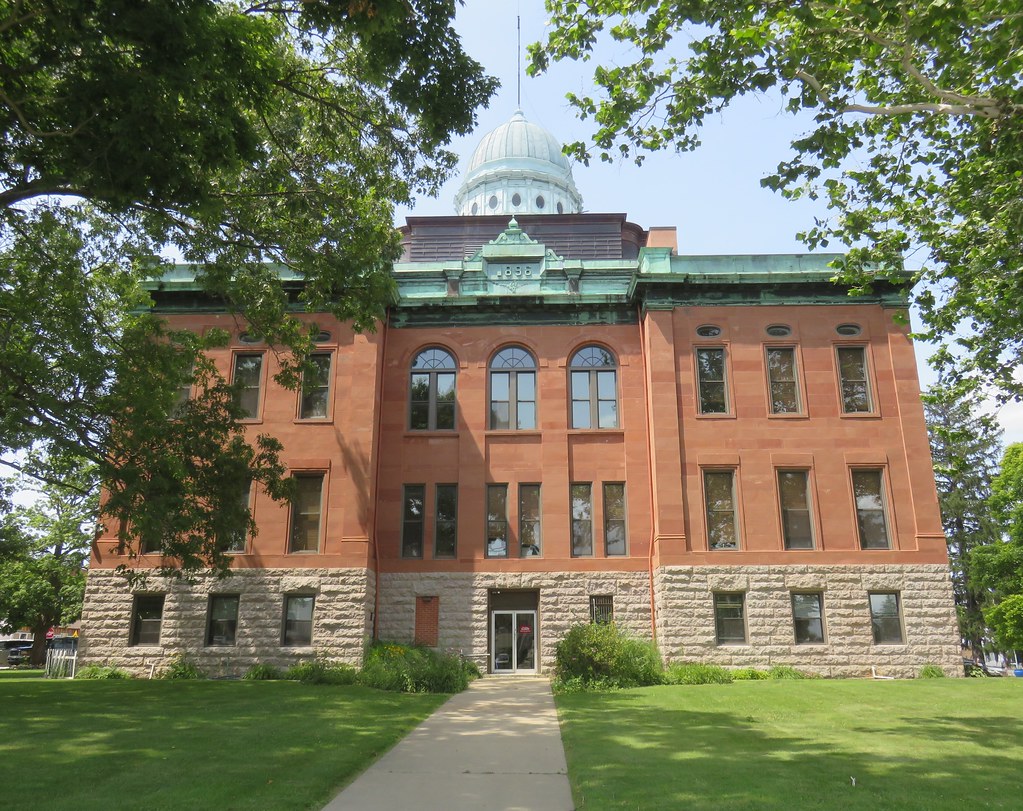Menard County Courthouse (Petersburg, Illinois) Built in 1… Flickr