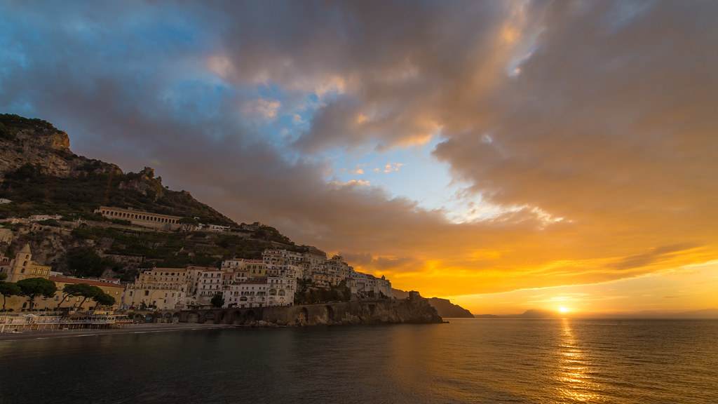 Amalfi Sunrise Amalfi, Italy. Shawn Harquail Flickr
