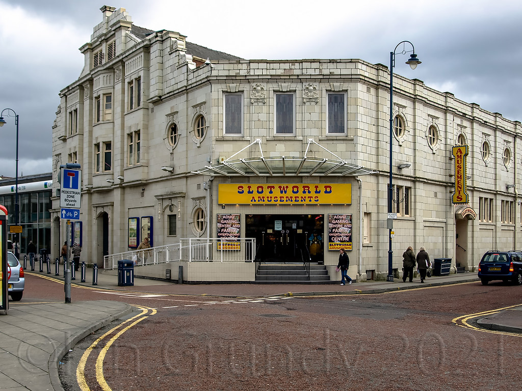 0803 Ashton under Lyne Metro 0 Majestic / Gaumont / Odeon … Flickr