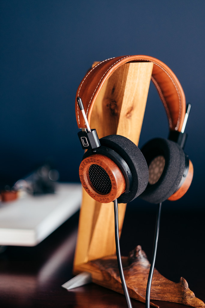 Grado RS2e Headphones on Wooden Stand grado, grado labs, g… Flickr