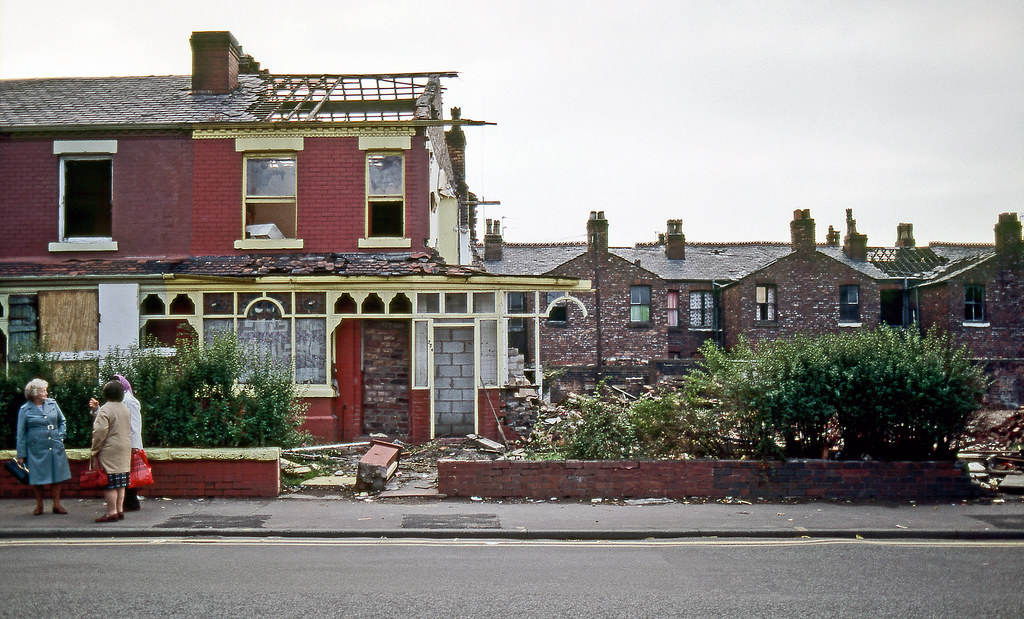 Moss Side, Manchester, September 1984 Terraced houses in C… Flickr