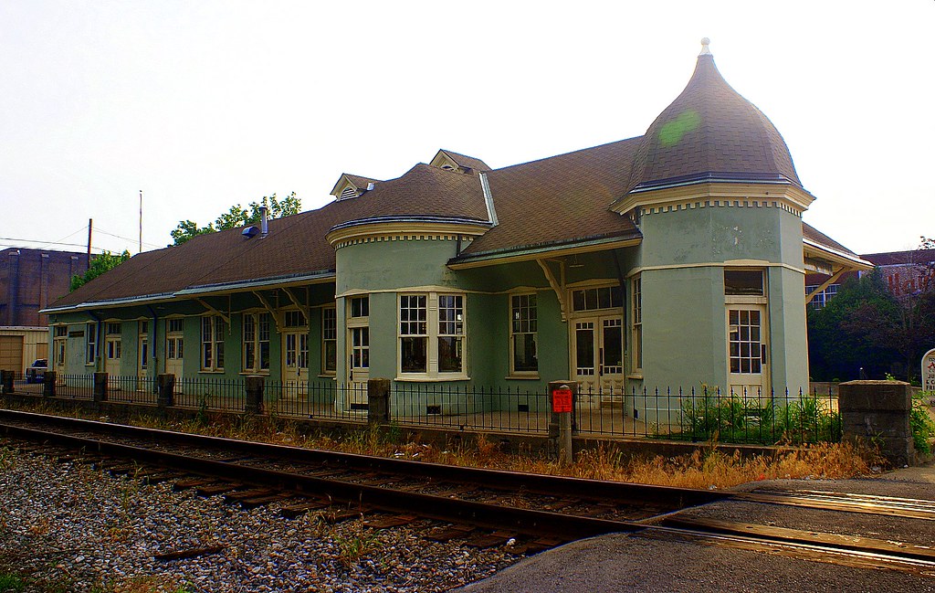 Old L & N Depot Hopkinsville, Kentucky. Built by the Louis… Flickr
