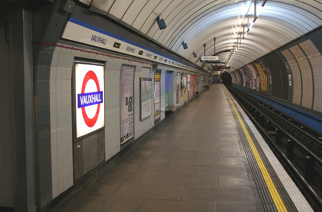 Vauxhall Underground station Southbound platform bowroaduk Flickr