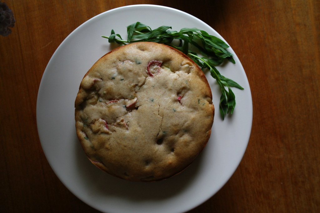 lilaciced rhubarb & tarragon cake tentimestea