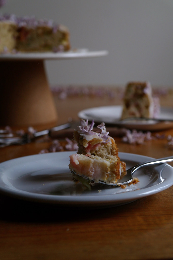 lilaciced rhubarb & tarragon cake tentimestea