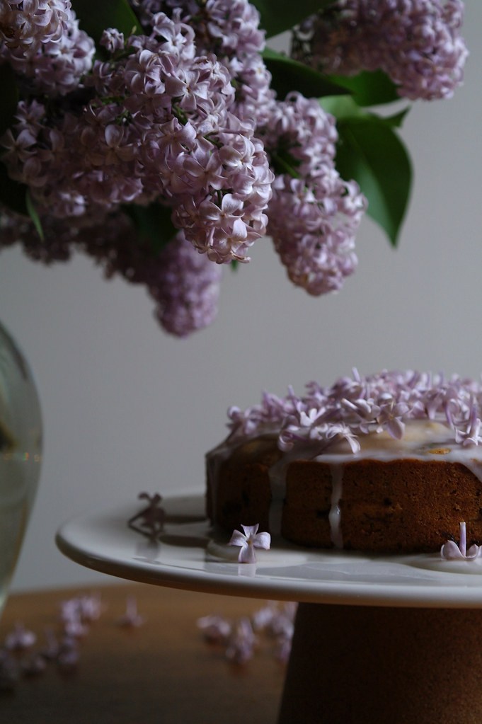 lilaciced rhubarb & tarragon cake tentimestea